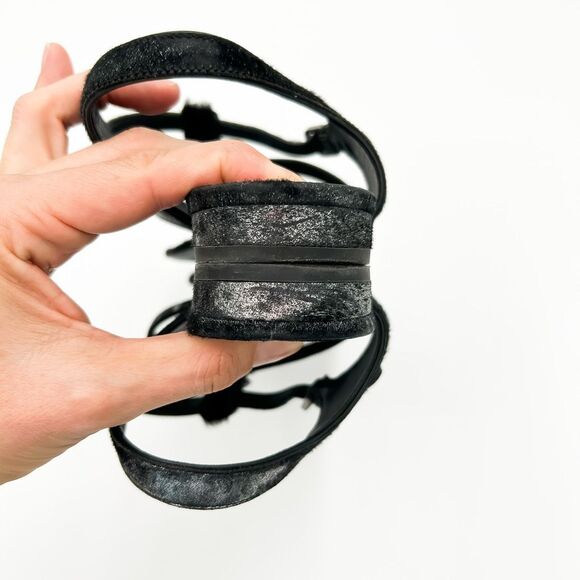 Chanel CC Logo Sandals Black Suede and Calf Hair Metallic Flats Size Eu 39 US 8- - Picture 10 of 11